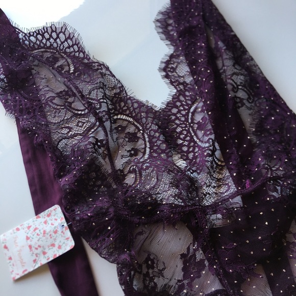 FP Showoff Lace Bodysuit - Picture 10 of 12